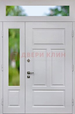 Белая полуторная железная дверь со стеклом и фрамугами ДФГ-10 в Электроуглях