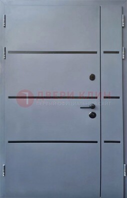 Серая металлическая тамбурная дверь с молдингами ДТМ-42 в Электроуглях